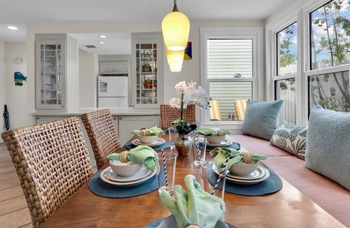 Bahama Village House | *SEA CAPTAIN'S HAVEN @ THE ANNEX* Luxury Villa & Pool + LAST KEY SERVICES.