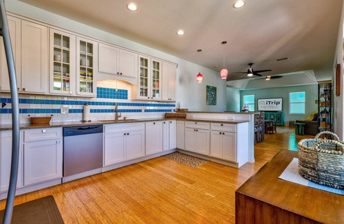 Pine Channel Estates House | Sea-Esta: Available Lobster Mini-Season, Canal Home , Pool, Dock, Quick Access to Gulf & Atlantic
