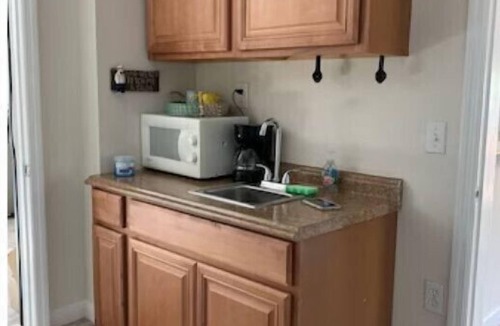 Summerland Key Cottage | SEA SHELL COTTAGE, perfect for 2. Summer fun boating, fishing 🎣 and 🦞 Lobster