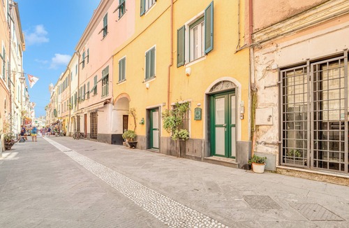 Borghetto Santo Spirito Apartment | Sea Stone - 100m From The Sea, Borghetto Santo Spirito, Italy