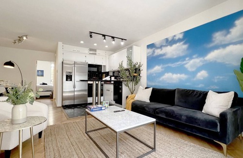 Wilshire Montana Apartment | Seabreeze Hideaway one bedroom