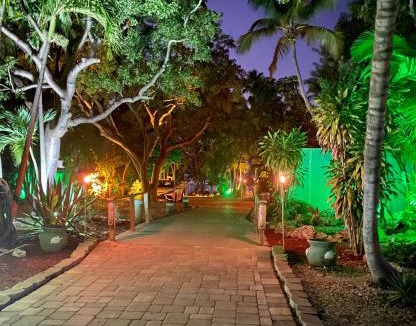 Rock Harbor Resort | Seafarer Key Largo Resort and Beach