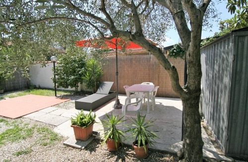 Marina di Carrara Apartment | Seaside in Marina di Carrara, apartment with garden