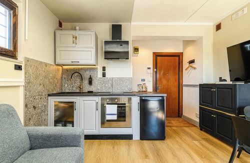 Zona XVI Torrenova Apartment | Secret Rooftop Suite – Tor Vergata Metro