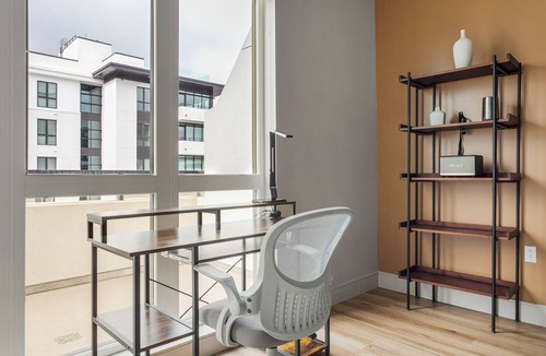 Los Angeles Apartment | Serene Inglewood 1BR w/Sundeck & Clubhouse, nr Shopping, by Blueground