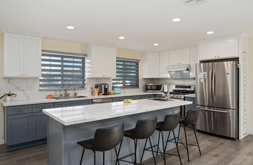 Los Altos House | Serene Retreat in East Long Beach