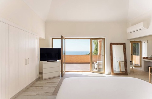 Lagos Hotel | Serene Retreat Near Santo António Golf Course - 6.6 miles away from the property
