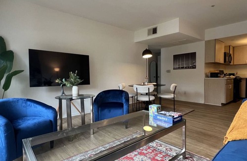 Wilshire Montana Apartment | Serenity Retreat in Santa Monica