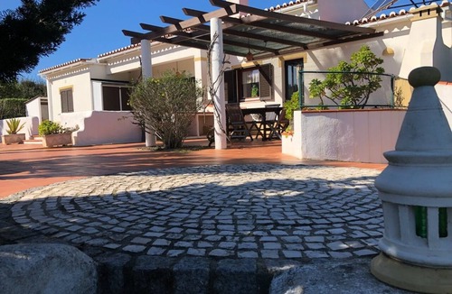 Aljezur House | Single Storey house with beautiful garden and large terraces.