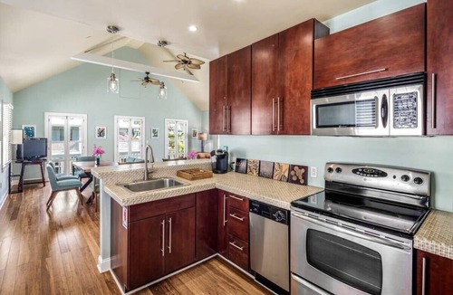 Downtown Apartment | Sky Suites Retreat - Balcony Overlooking Duval