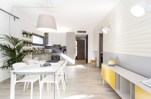 Universita Apartment | SkyTower - The Right Space