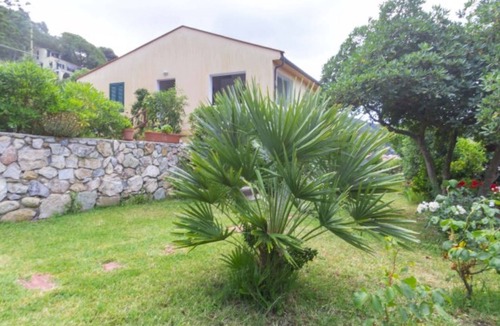 Scaglieri Villa | Small Villa on the sea with garden for the perfect holiday