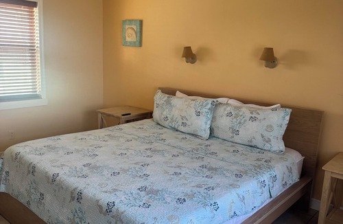 Key Largo Hotel | Snappers - King Room w/Ocean View Wifi