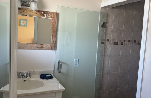 Key Largo Hotel | Snappers - King Room w/Ocean View Wifi