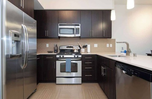 Del Rey Apartment | Snazzy 2BR Apt Marina Del Rey with pool and hot tub