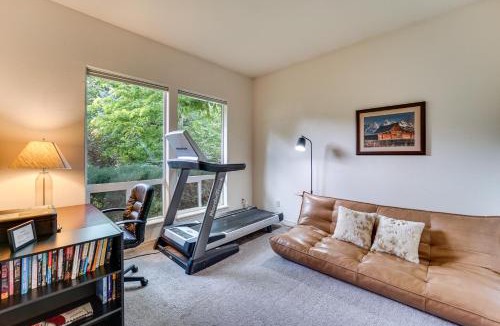 Dalton Ranch House | Soak, Hike & Golf: Durango Escape w/Hot Tub!