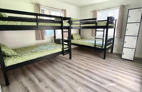 Lennox Hostel | Sofi LAX Clippers Stay
