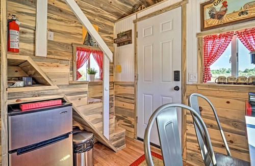 Cortez Apartment | Solar-Powered Tiny Home: Gas Grill & Fire Pit