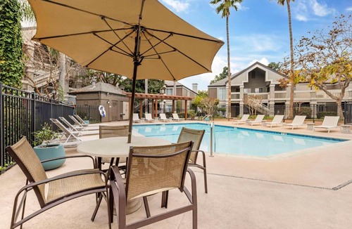 Torrance Hotel | Sonesta ES Suites Torrance Redondo Beach