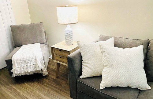 South Redondo Apartment | Soothing Beach Apartment in Redondo Beach…20 steps to Ocean!