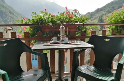 Ingria Apartment | Sotto il Cielo, Balcone panoramico sul borgo di Ingria
