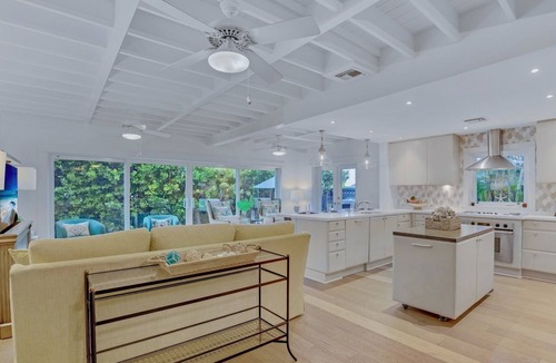 The Meadows House | *SOUTHERN STAR @ THE MEADOWS* Private Home & Pool + LAST KEY SERVICES.