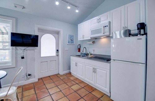 Uptown - Upper Duval House | Southernmost Sanctuary | Vibrant Oasis Near Duval!