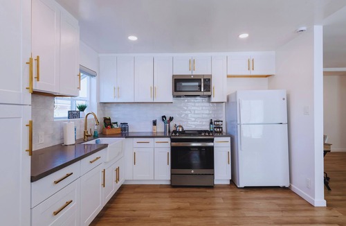 Lawndale House | Spacious 3 bedroom home in Lawndale