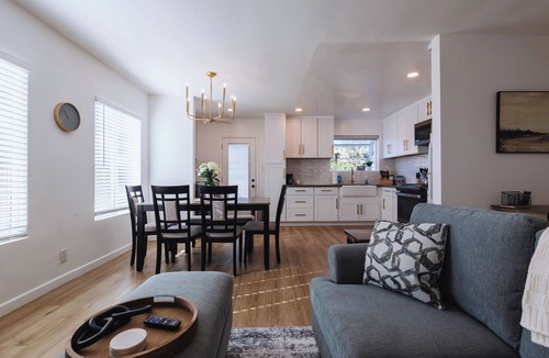 Lawndale House | Spacious 3 bedroom home in Lawndale