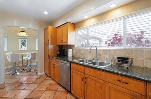 Pico - Robertson House | Spacious 4-Bedroom Home in Pico/Robertson