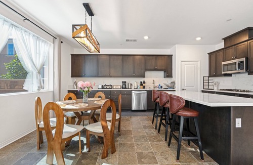 Chino House | Spacious 5-bedroom house with fitness room and AC in nice Chino #42435