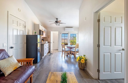 Morongo Valley House | Spacious 5300 SqFt-7 beds/5bath-Stargazing deck-SoakingTub-Hiking Trail-Gameroom