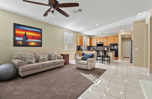 Eastvale House | Spacious 5BR Cari Ct Home｜ Lush Backyard｜Garage Access｜Main floor Bedroom #41964