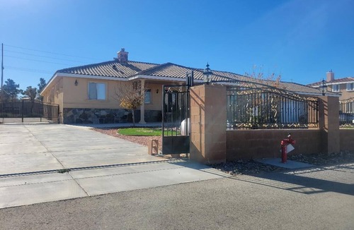 Lancaster House | Spacious 7-bedroom house in peaceful Palmdale with AC