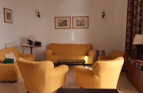 Civitavecchia Apartment | Spacious beachfront apartment