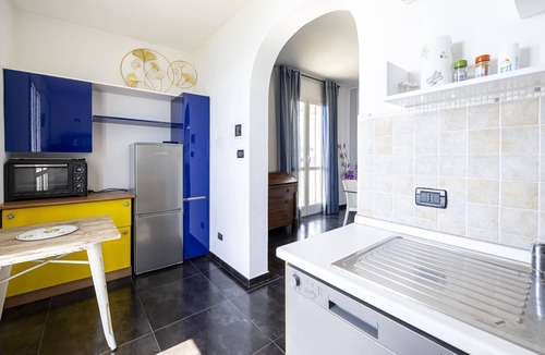 Cipressa Apartment | Spacious flat with sea views