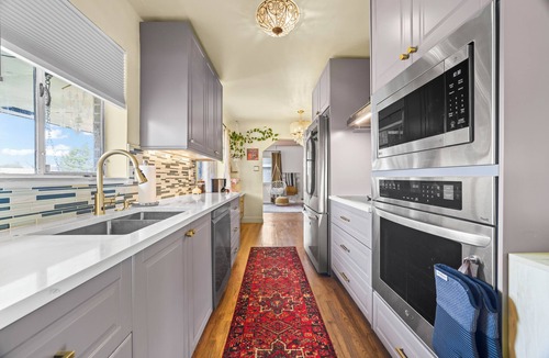 Washington Virginia Vale House | Spacious Home for 7 with BBQ and Fenced Yard
