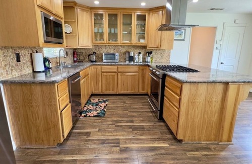 North Redondo House | SPACIOUS HOUSE NEAR THE BEACH!