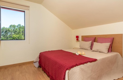 Prazeres House | Spacious House with Pool in Prazeres