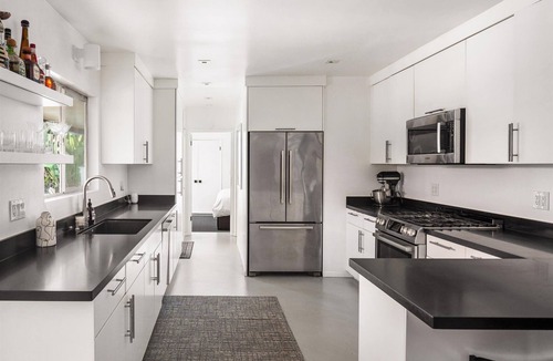 View Park-Windsor Hills House | Spacious Mid- Century 4-bedroom house with Pool charming Los Angeles