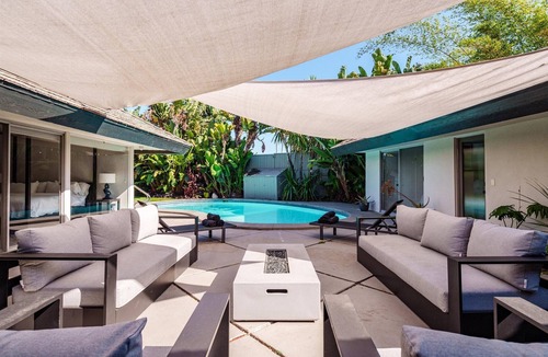 View Park-Windsor Hills House | Spacious Mid- Century 4-bedroom house with Pool charming Los Angeles