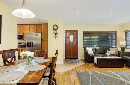 El Camino Village House | Spacious private house