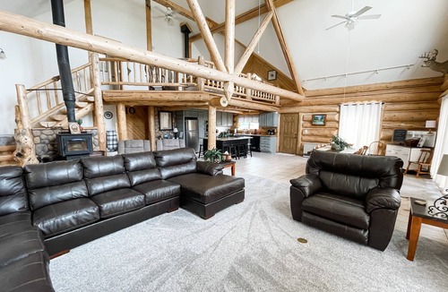 South Fork House | Spacious riverside Lodge w/gameroom and covered pavilion for outdoor grilling