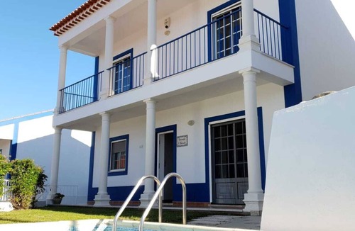 Obidos Villa | Spacious, Serene, Modern villa, New Private Pool - Near Obidos-Instaworthy views
