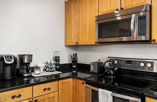 Littleton House | Spectacular Mountain Views - Hot Tub & Fire Pit