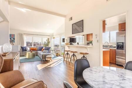 Gas Lamp Section House | Spectacular Ocean and Pier View Lux Family Vacation