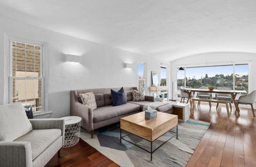 Los Feliz House | Spectacular Views and Tranquil Retreat in Los Feliz