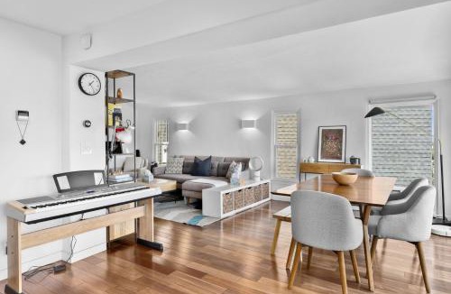 Los Feliz House | Spectacular Views and Tranquil Retreat in Los Feliz