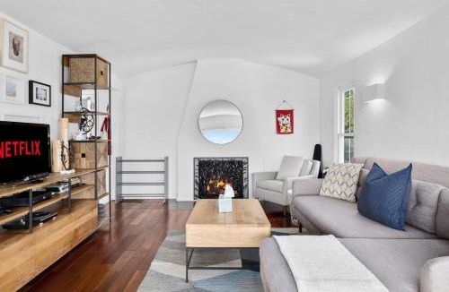 Los Feliz House | Spectacular Views and Tranquil Retreat in Los Feliz