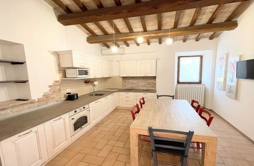 Limiti Villa | SPELLO centre/6 kms-detached villa+pool+grounds+meditation zone+childrens park